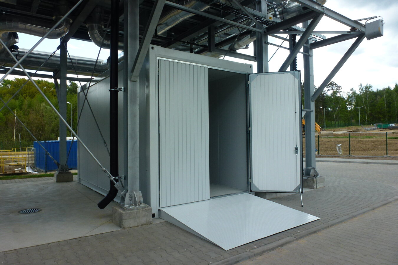 Technical prefabricated infrastructure